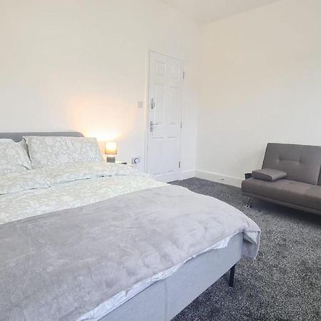 Spacious Private Room In Manor Park Londen Buitenkant foto