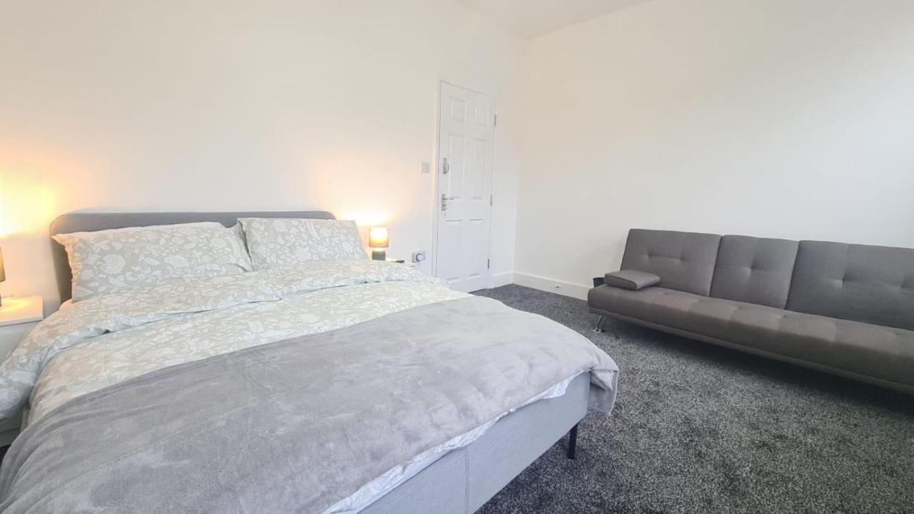 Spacious Private Room In Manor Park Londen Buitenkant foto